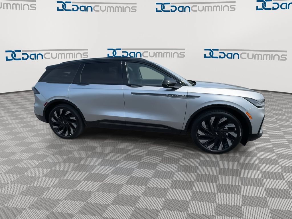 New 2026 Lincoln Nautilus Reserve w/ Jet Appearance Package AWD/4WD image 9