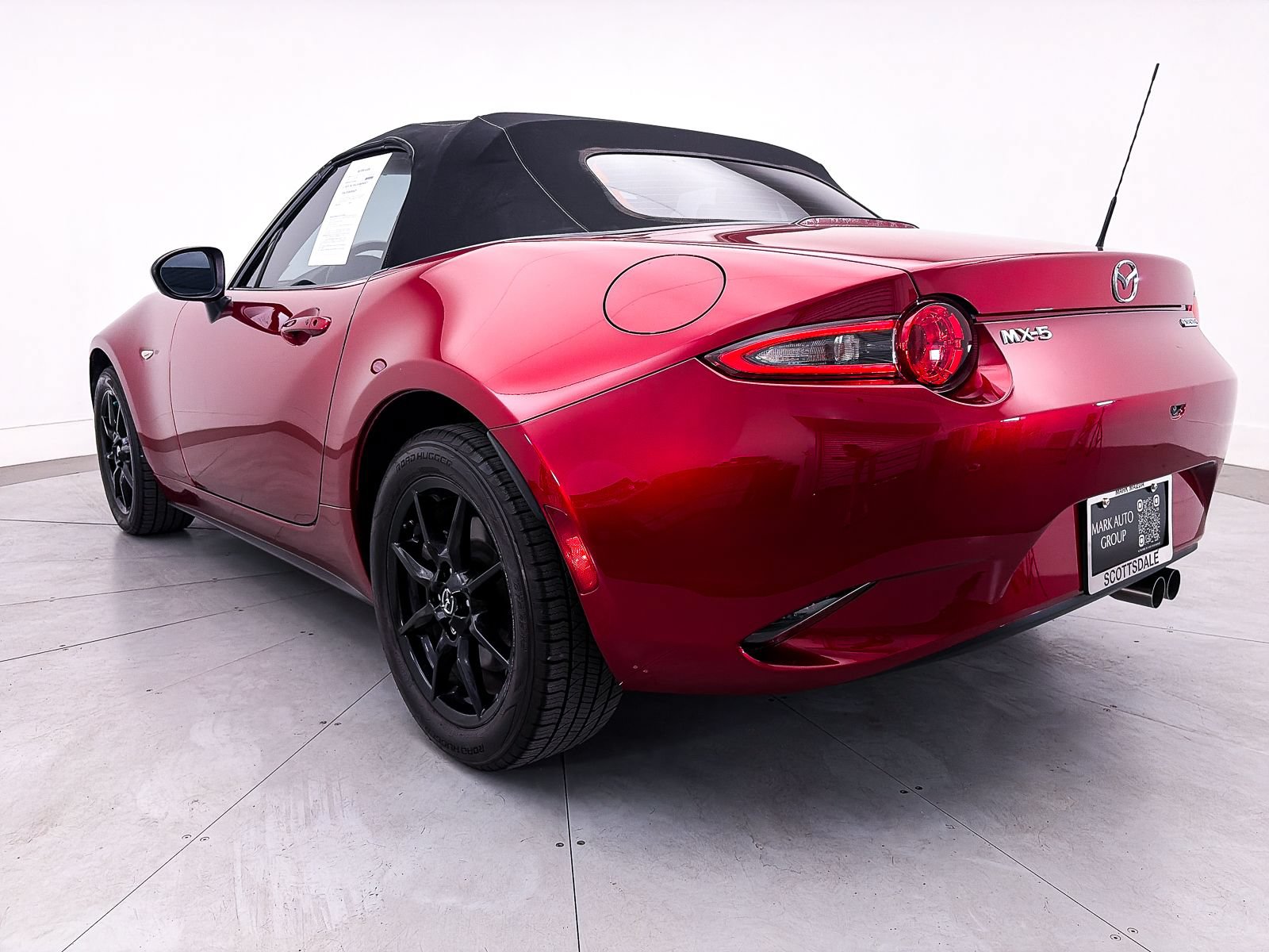 Used 2021 MAZDA MX-5 Miata Sport RWD image 13