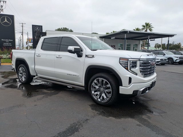 Used 2023 GMC Sierra 1500 Denali w/ Denali Reserve Package AWD/4WD image 3