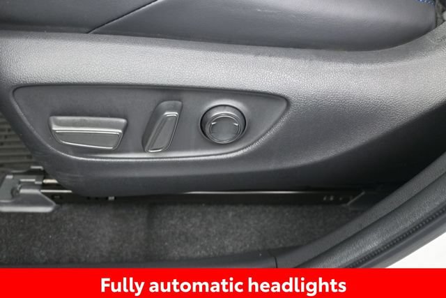Used 2023 Toyota RAV4 XSE AWD/4WD image 16