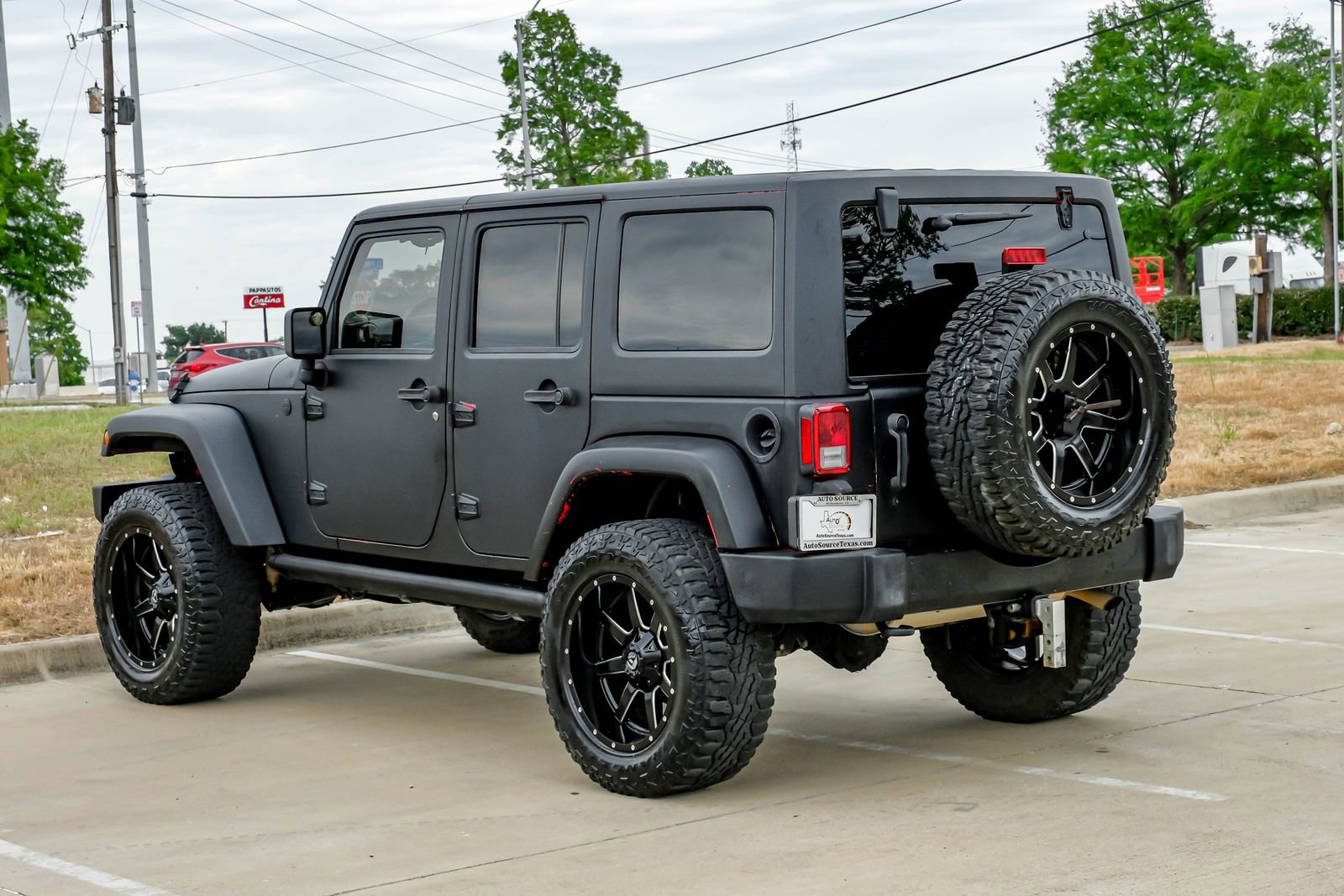 Used 2015 Jeep Wrangler Unlimited Sahara w/ Max Tow Package AWD/4WD image 13