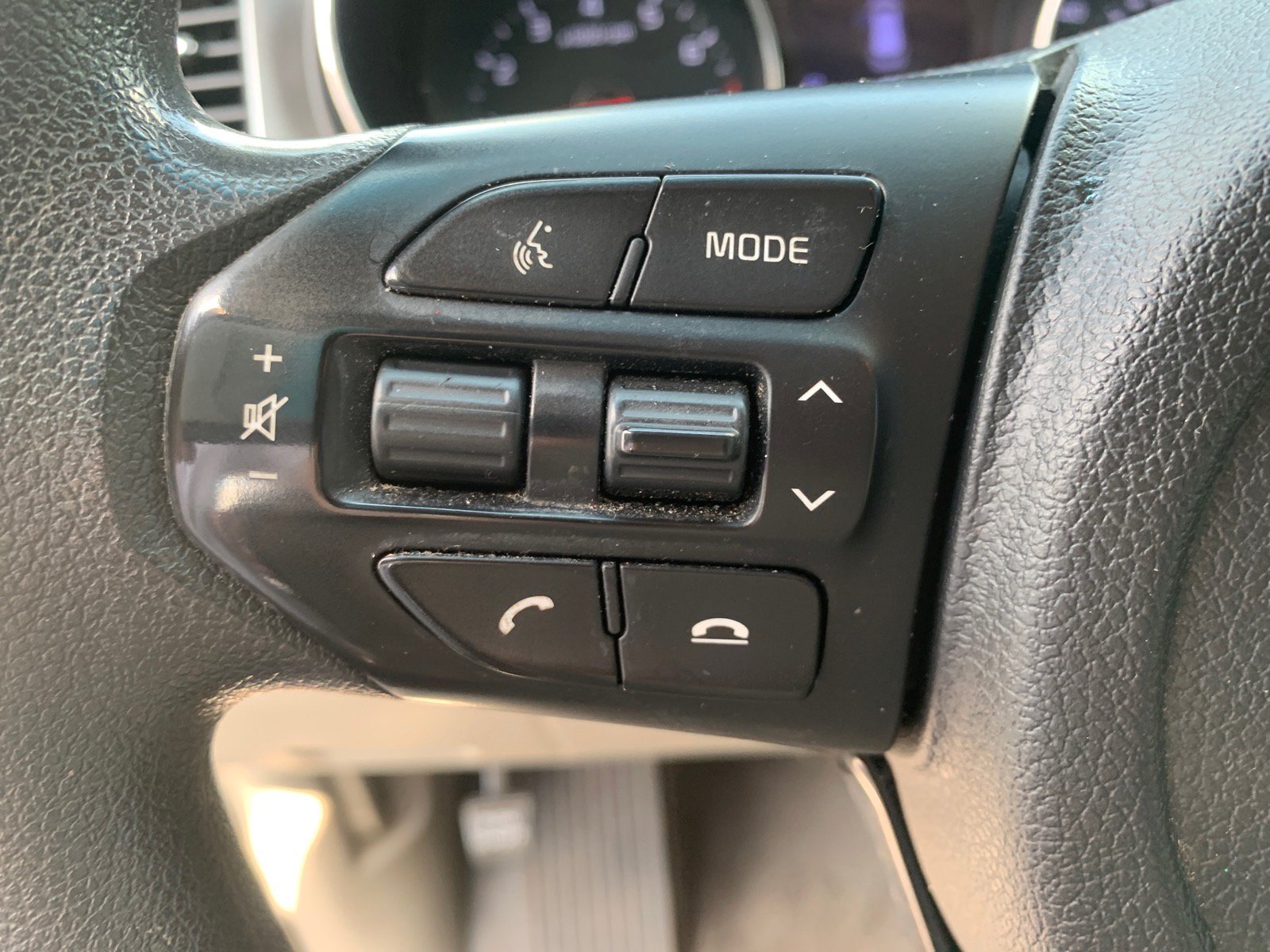 Used 2019 Kia Sedona LX FWD image 14