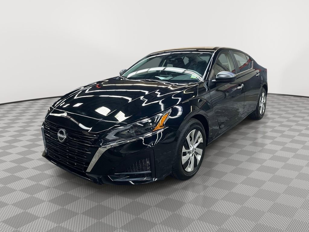 Used 2025 Nissan Altima 2.5 S image 7