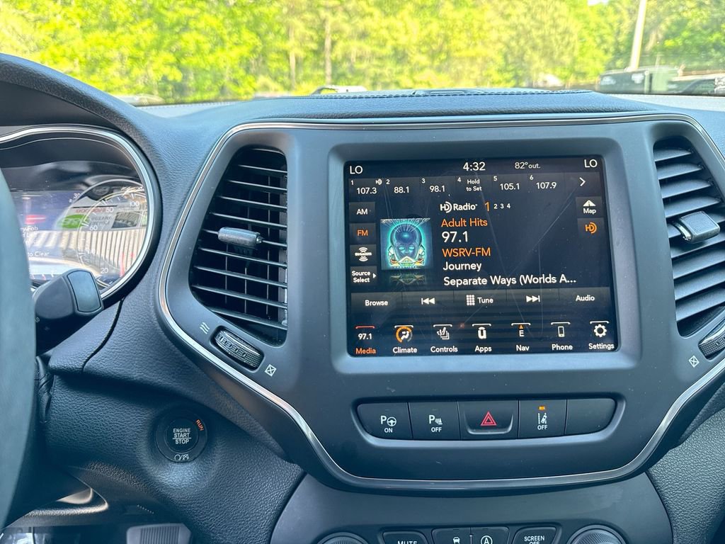 Used 2023 Jeep Cherokee Altitude Lux image 26