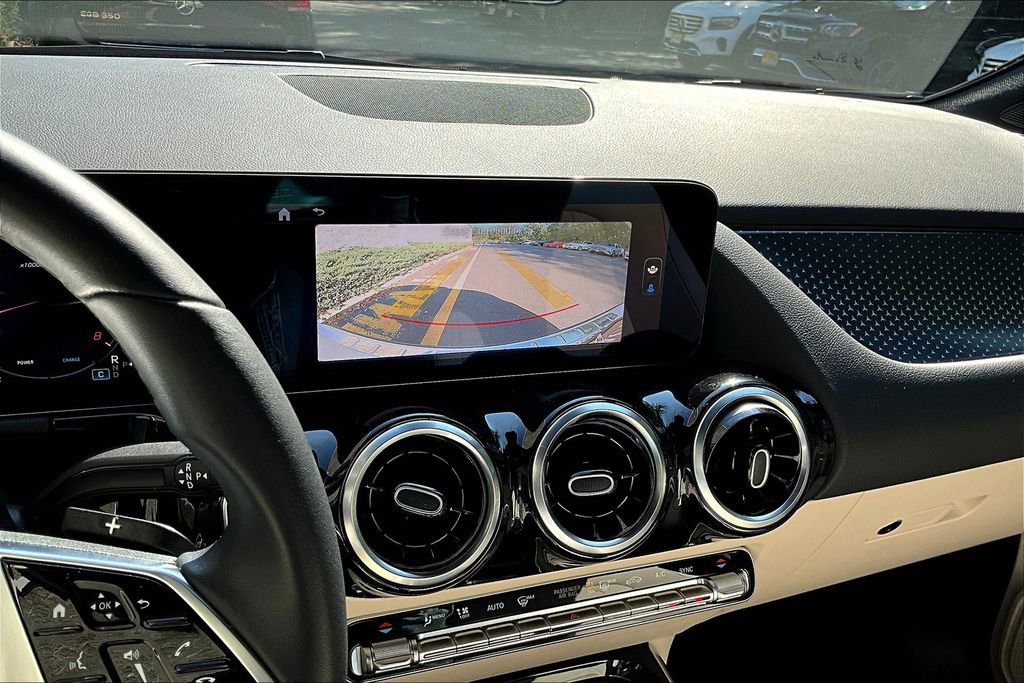 Used 2025 Mercedes-Benz GLA 250 4MATIC image 23