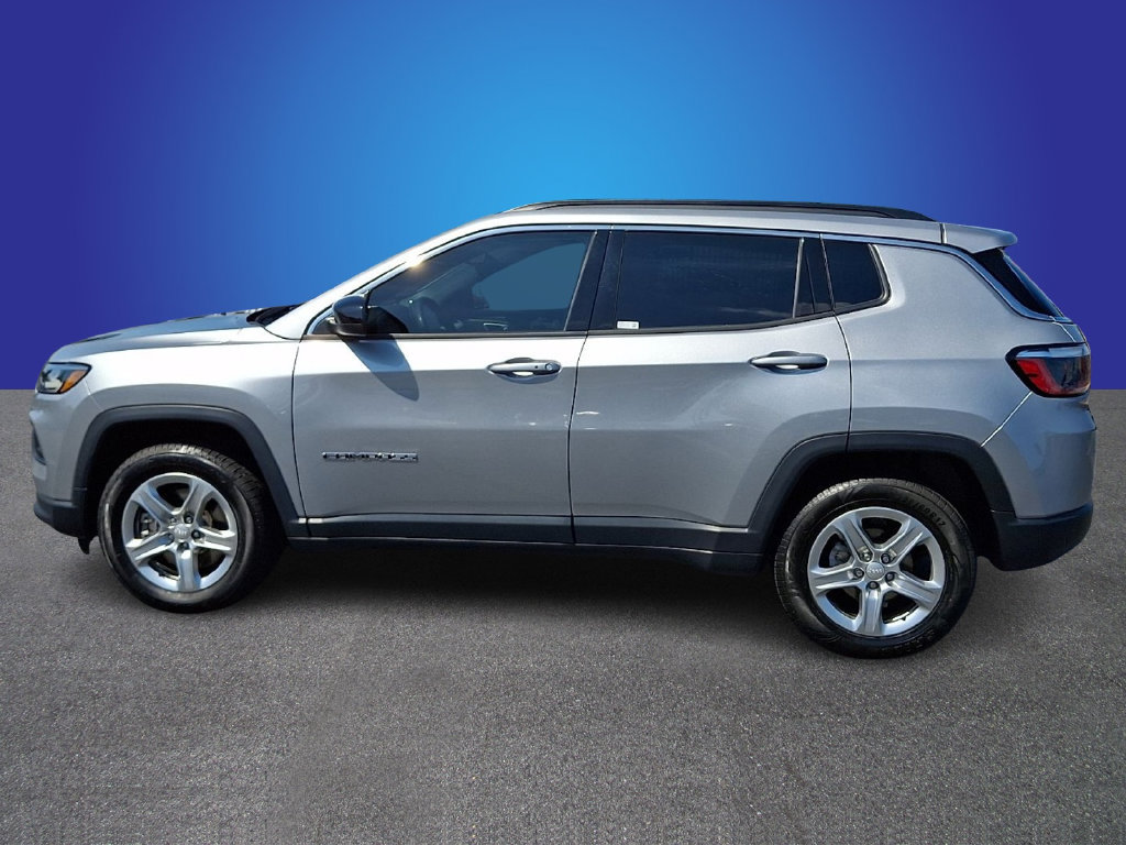 Used 2024 Jeep Compass Latitude AWD/4WD image 7