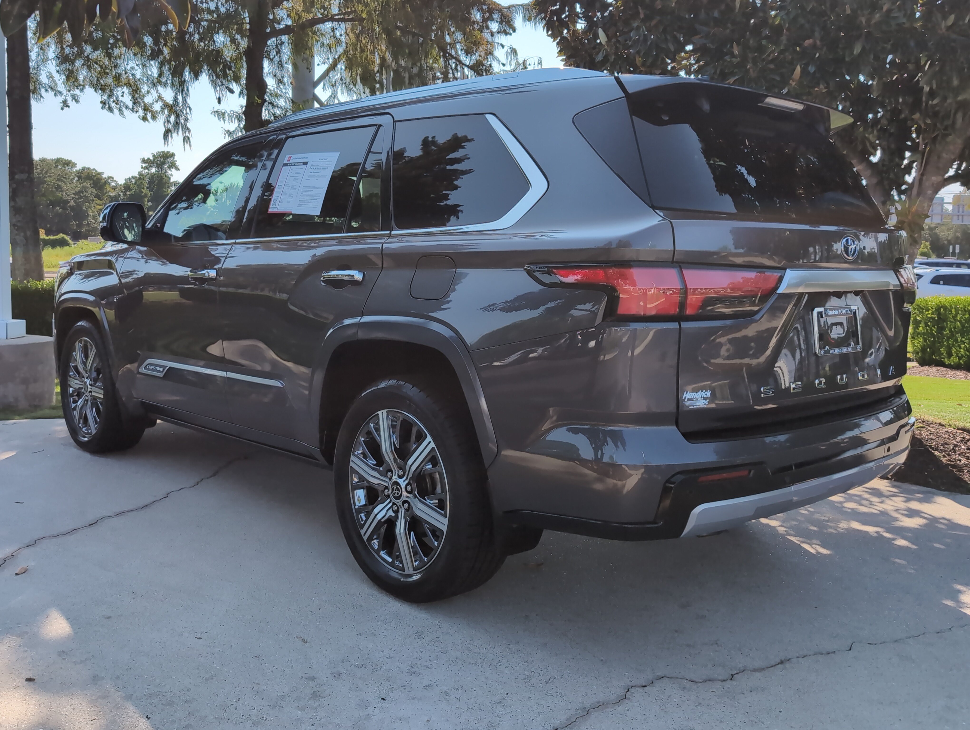 Used 2023 Toyota Sequoia Capstone AWD/4WD image 8