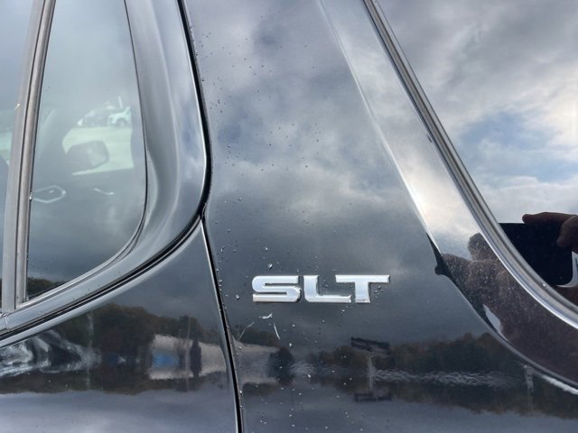 Used 2019 GMC Acadia SLT w/ Black Edition image 4