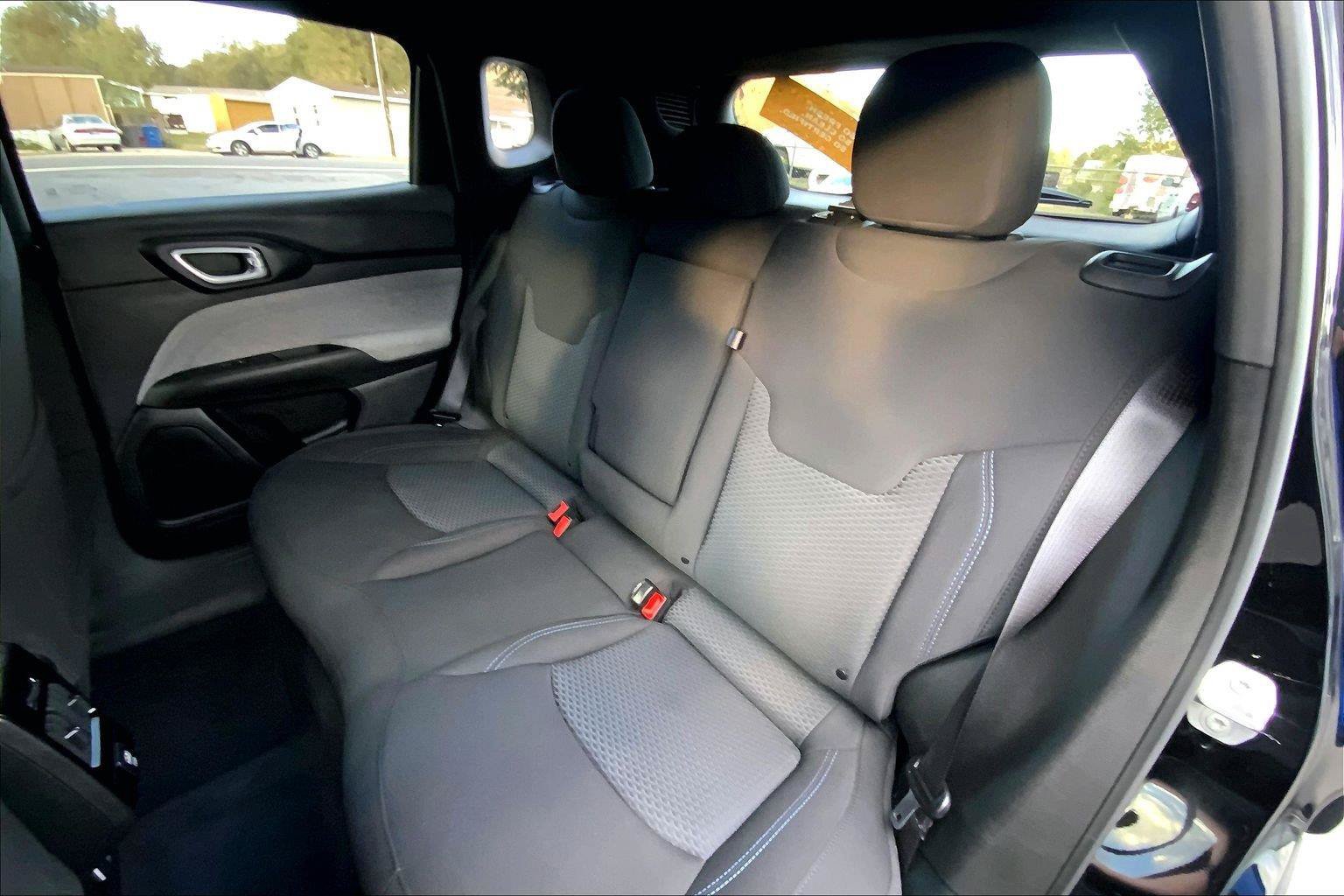 Certified 2025 Jeep Compass Sport AWD/4WD image 26