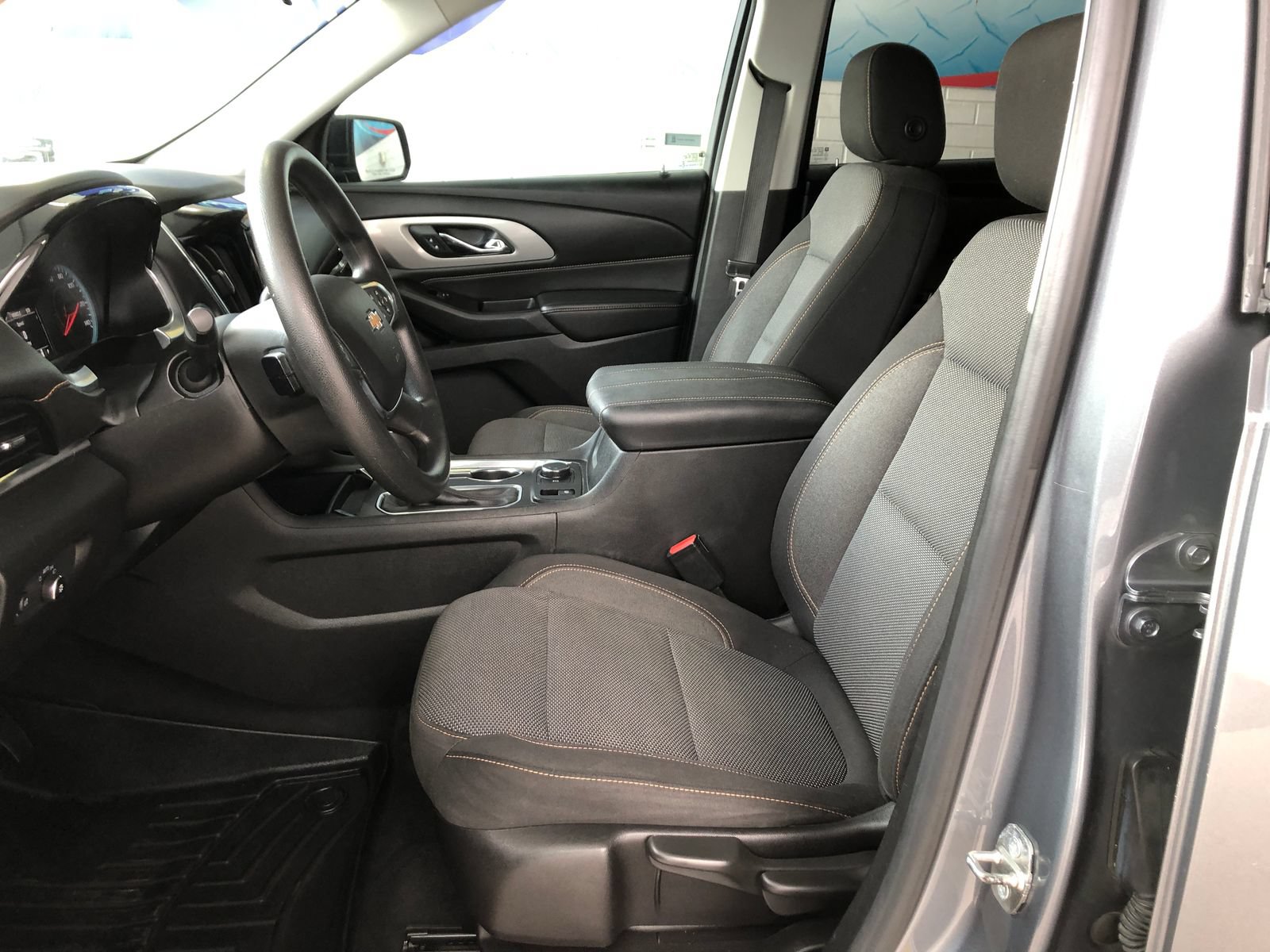 Used 2018 Chevrolet Traverse LS FWD image 19