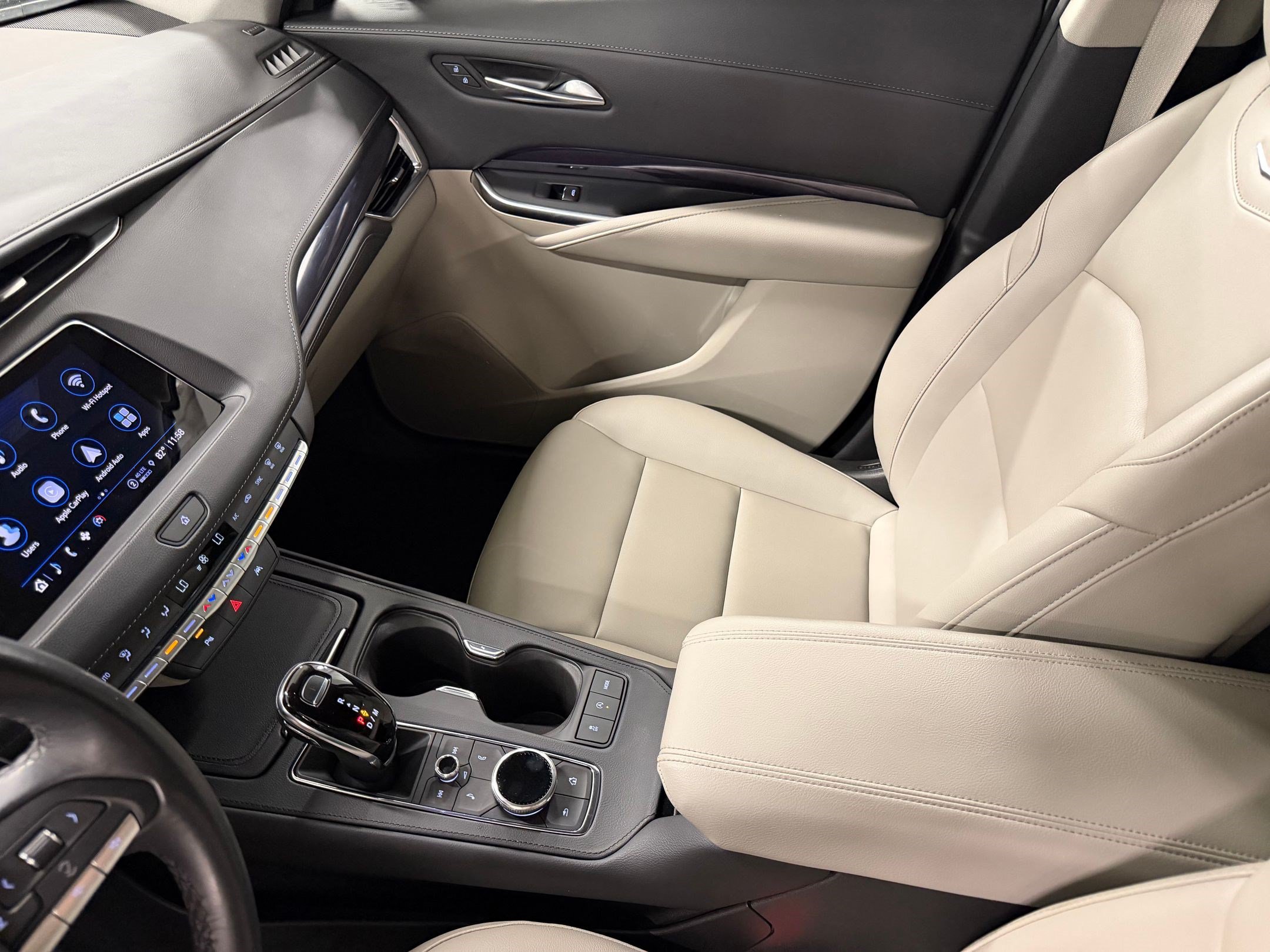 Used 2022 Cadillac XT4 Luxury w/ Driver Awareness Package FWD image 20