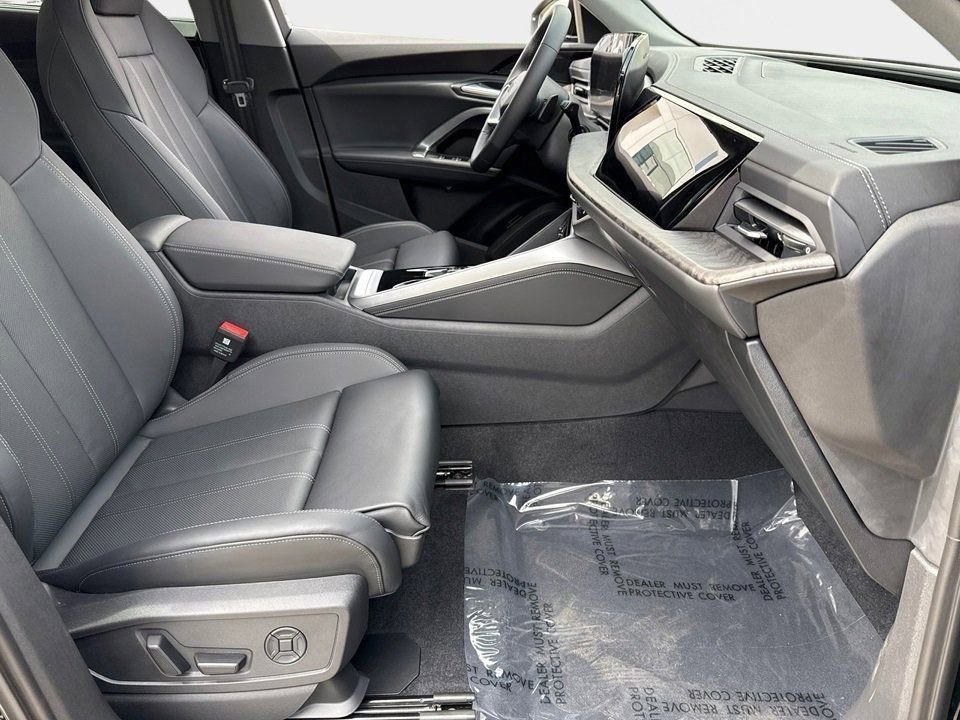 Certified 2025 Audi Q5 Premium w/ Premium Plus AWD/4WD image 10