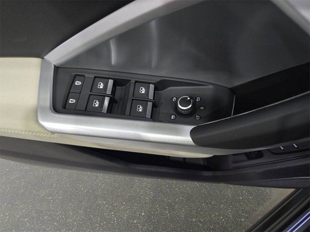 New 2025 Audi Q3 2.0T Premium Plus image 28