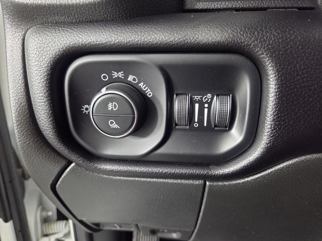 Used 2024 RAM 2500 Laramie w/ Safety Group AWD/4WD image 19