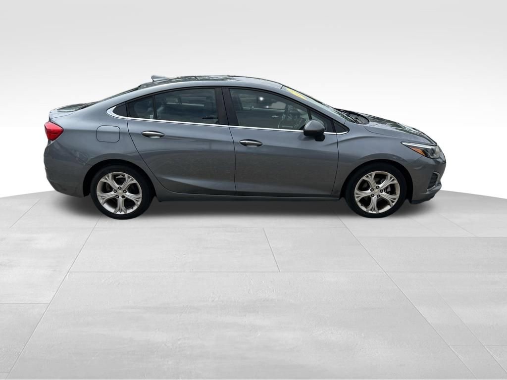 Used 2019 Chevrolet Cruze Premier FWD image 7