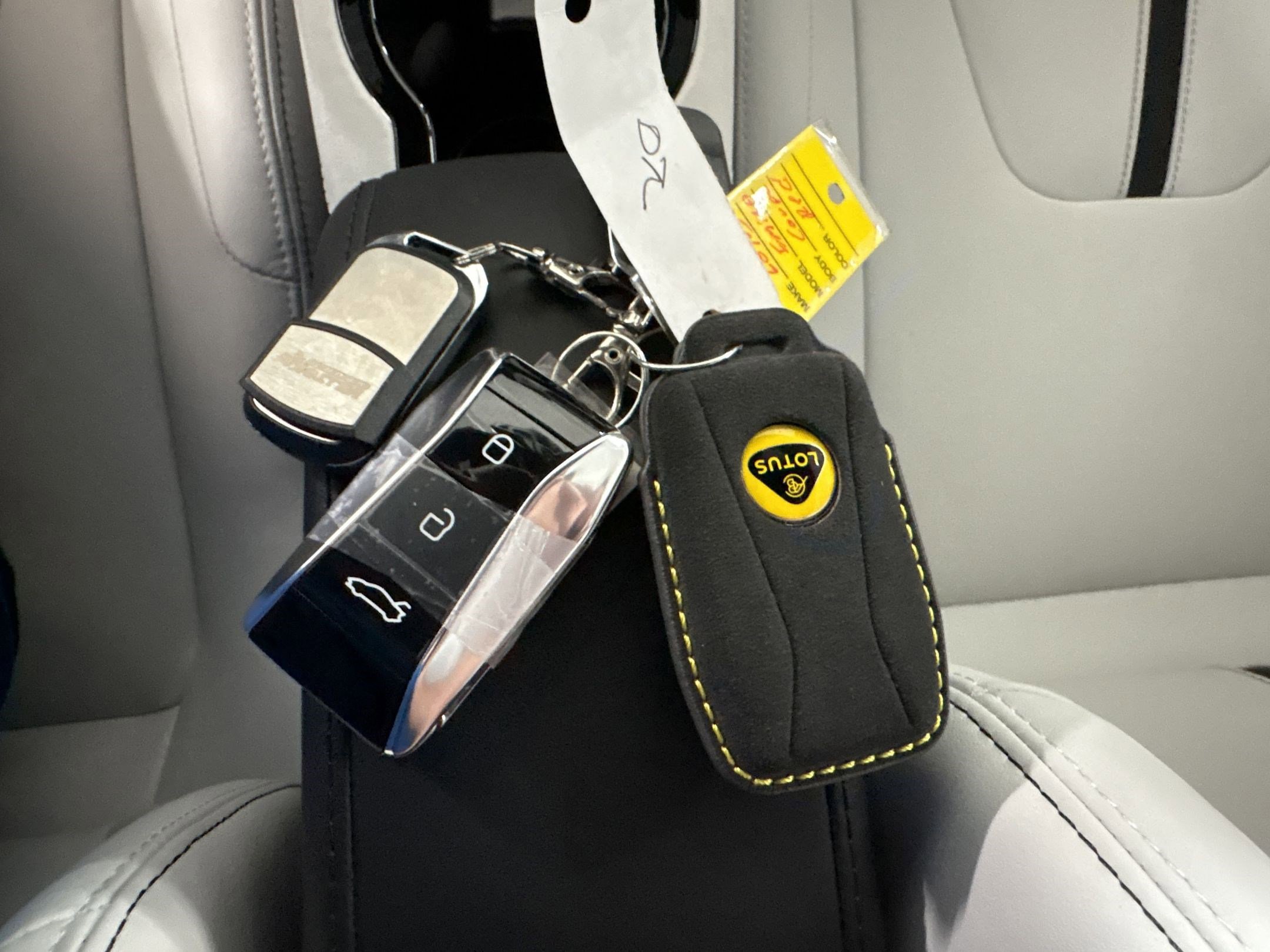 Used 2025 Lotus Emira RWD image 33