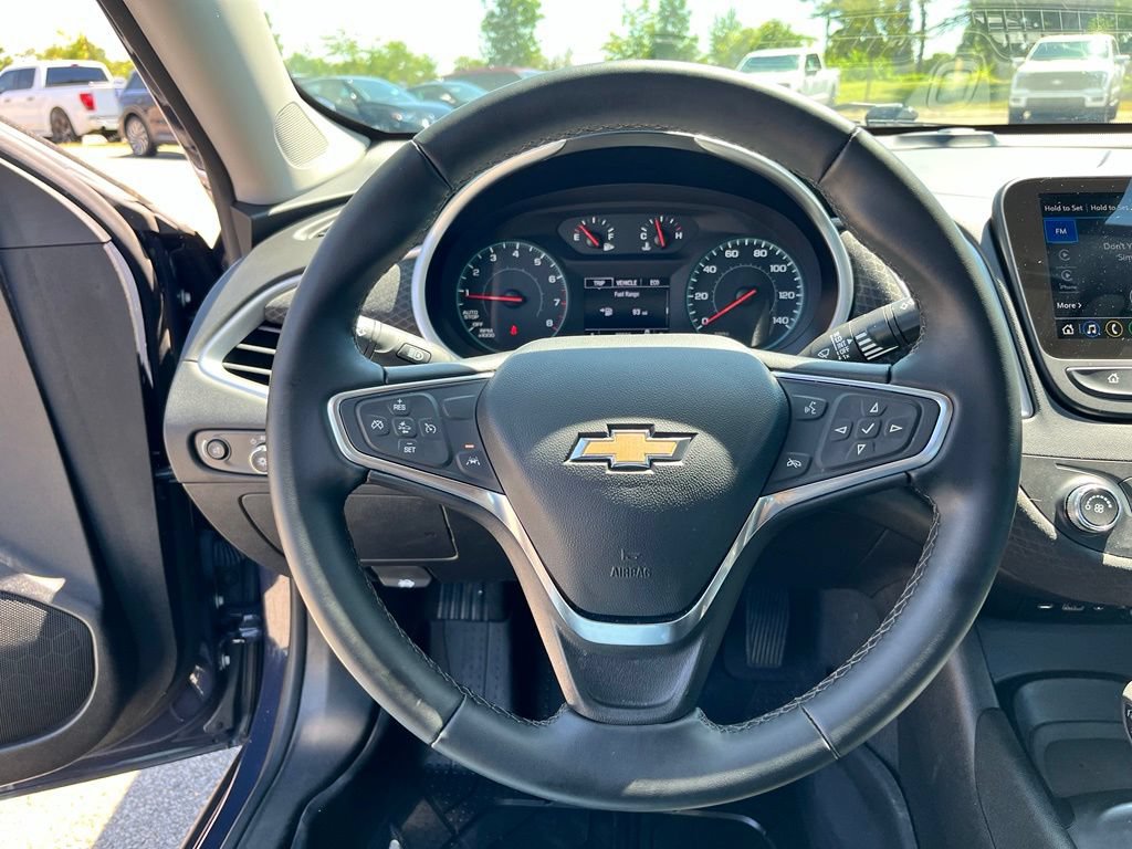 Used 2025 Chevrolet Malibu RS FWD image 15