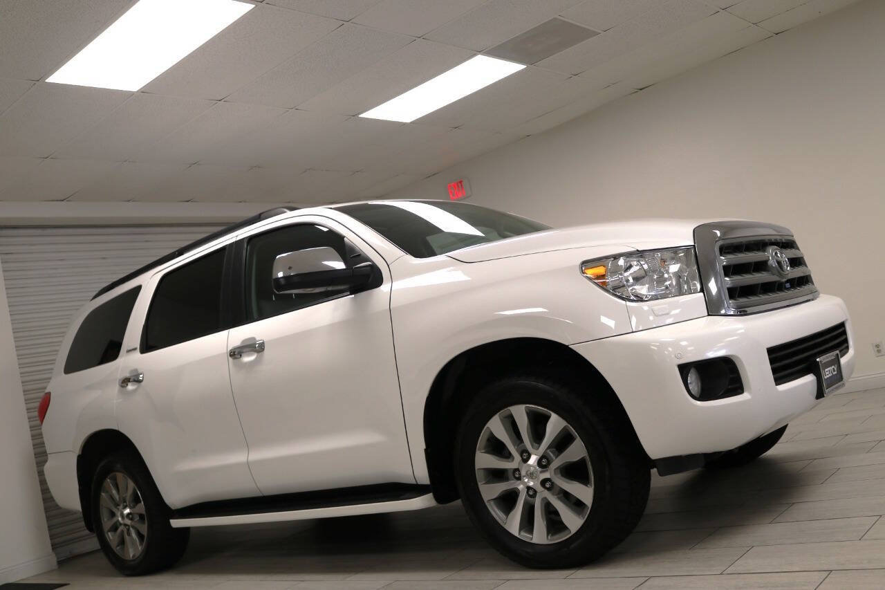 Used 2017 Toyota Sequoia Limited w/ Safety & Convenience Package AWD/4WD image 10