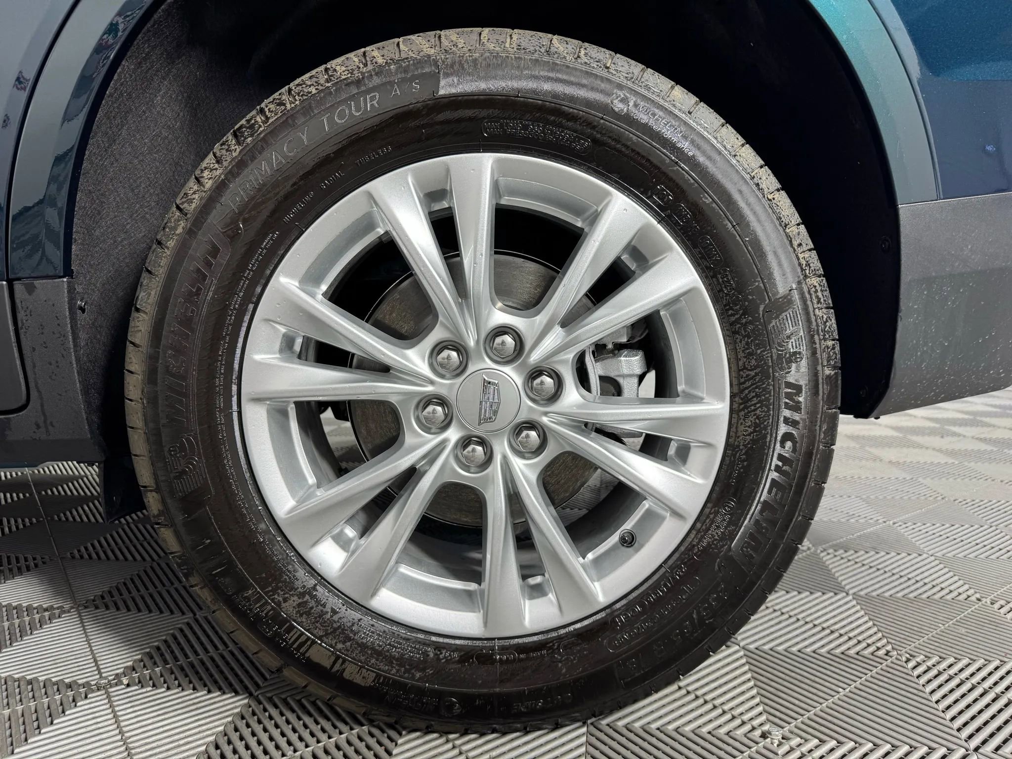 Used 2025 Cadillac XT5 Luxury w/ LPO, Floor Liner Package AWD/4WD image 46