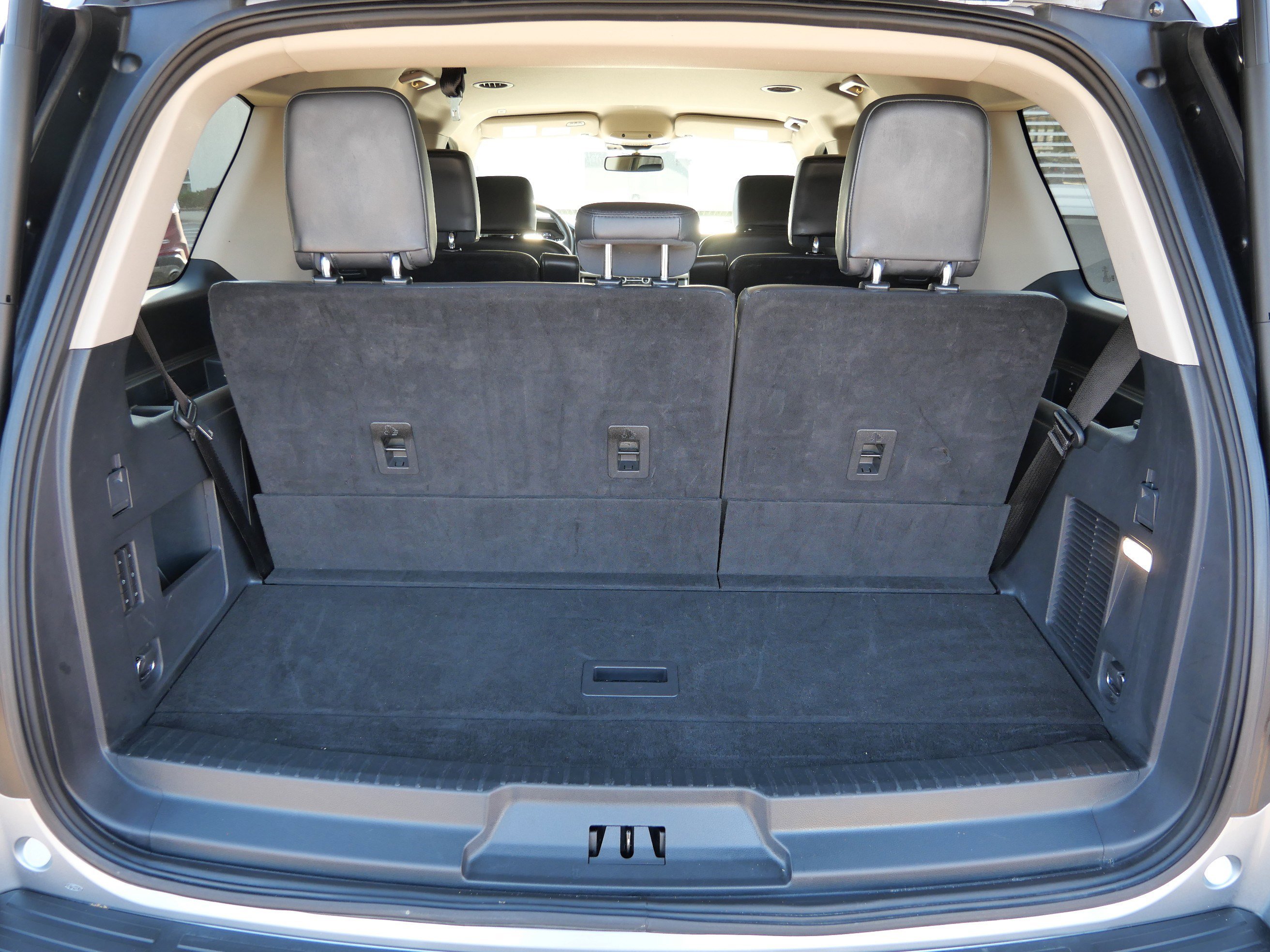 Used 2024 Ford Expedition XLT image 18