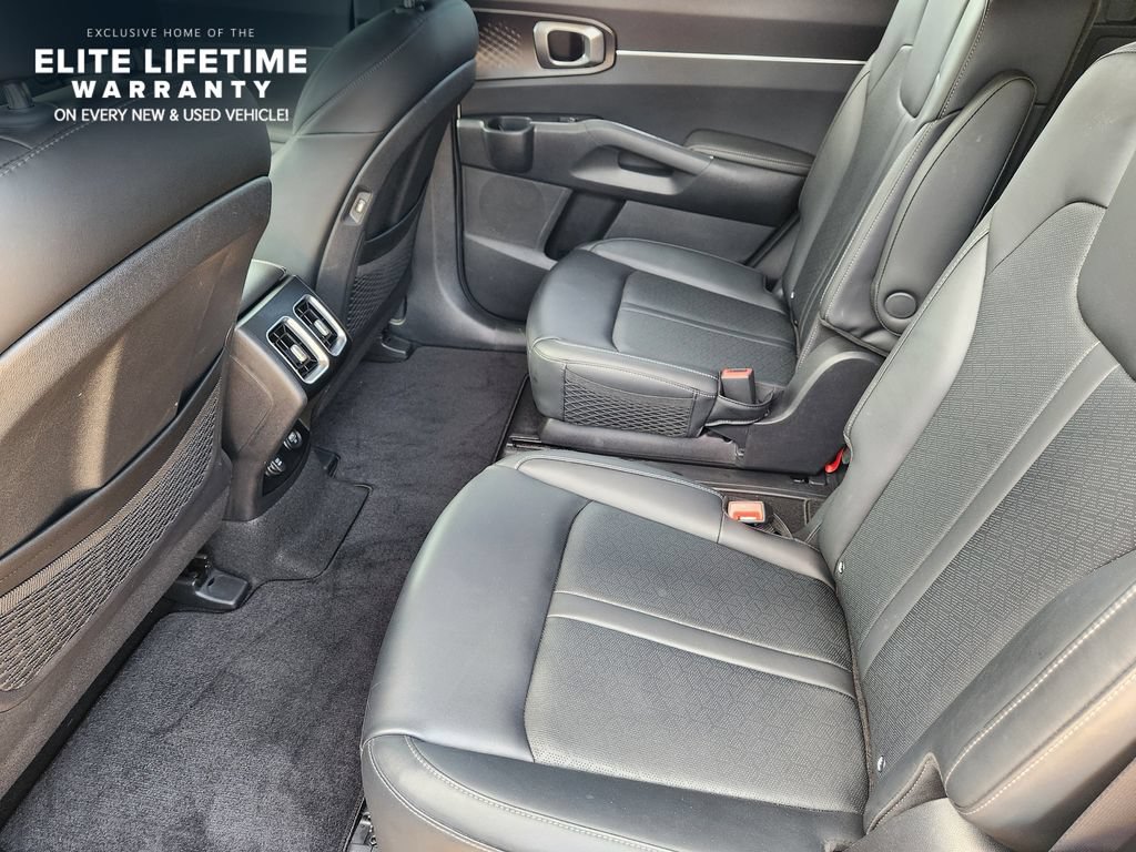 Used 2022 Kia Sorento S FWD image 26
