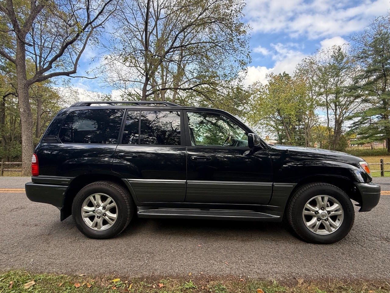 Used 2004 Lexus LX 470 4WD image 12