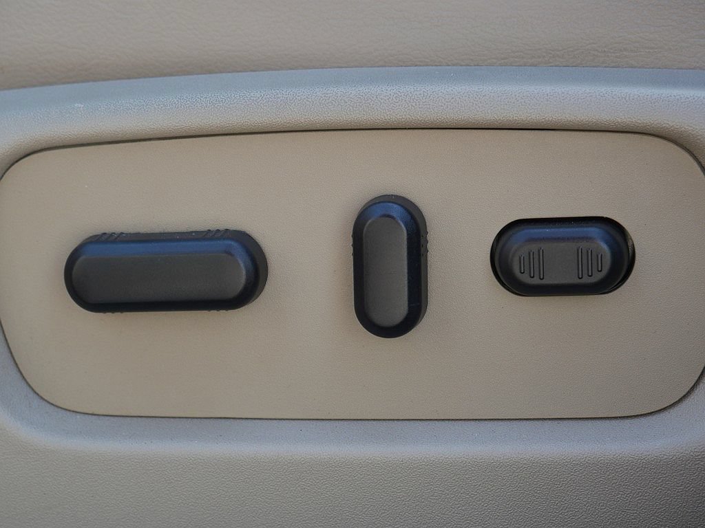 Used 2014 Ford Explorer Limited w/ Equipment Group 302A AWD/4WD image 14