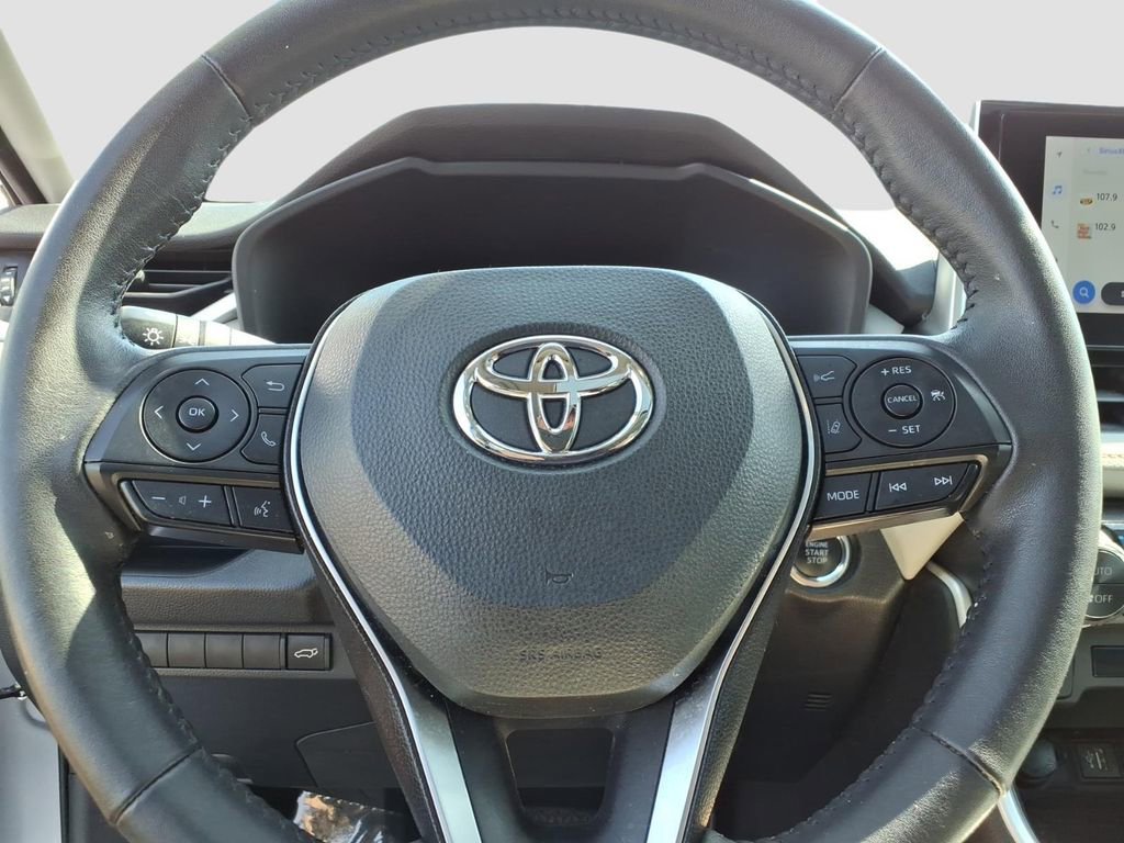 Used 2023 Toyota RAV4 XLE Premium image 25