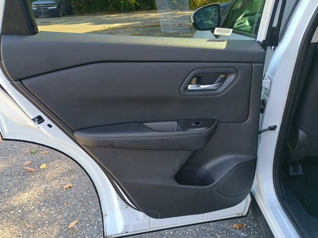 Used 2024 Nissan Rogue SV image 19