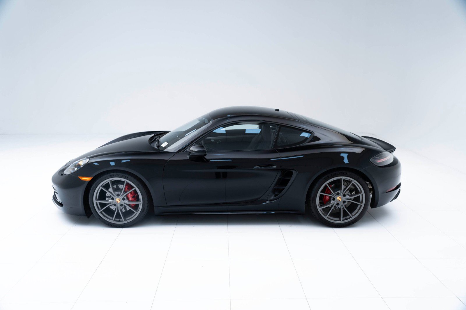 New 2025 Porsche 718 Cayman S image 2