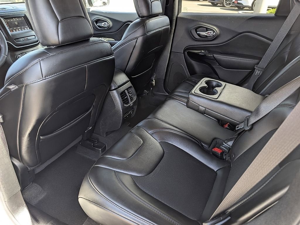 Used 2019 Jeep Cherokee Latitude Plus image 21