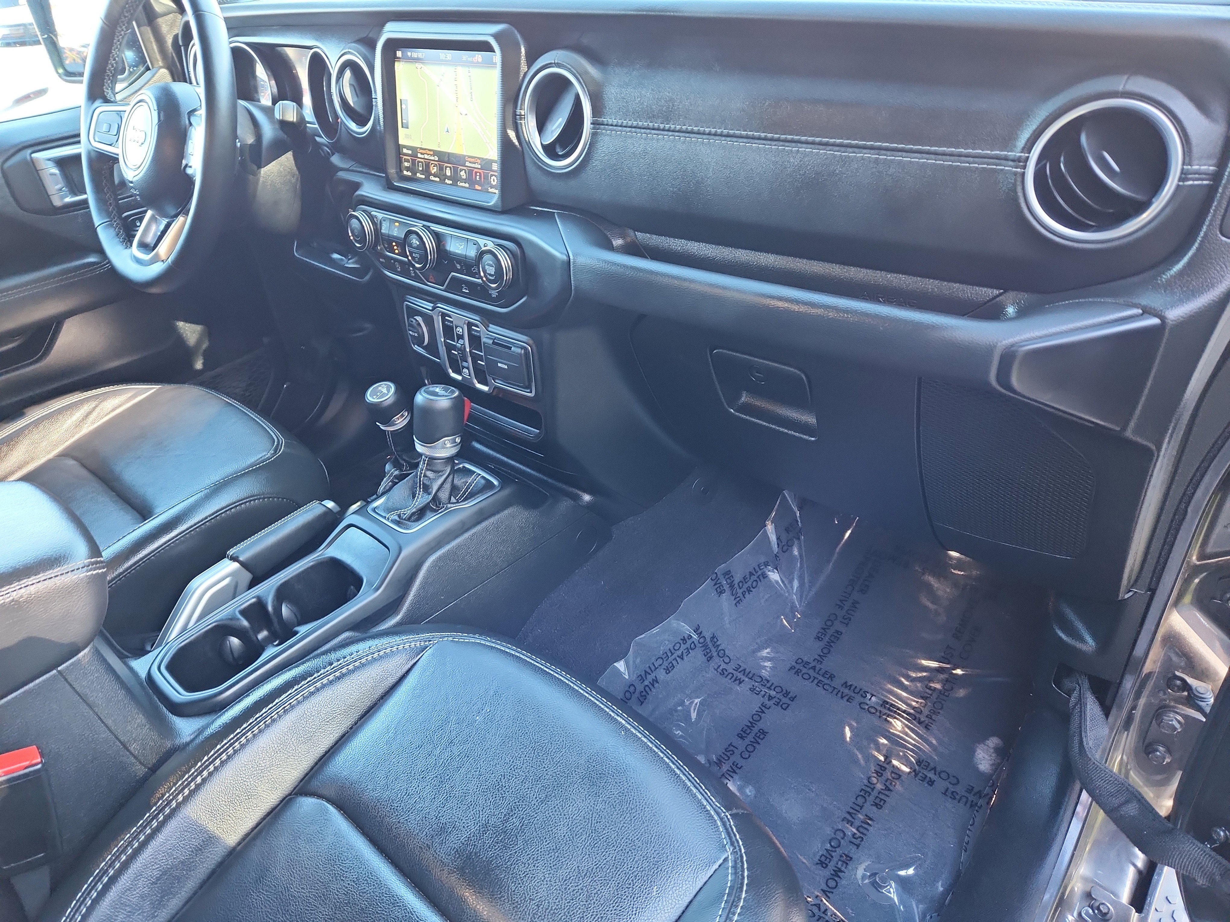 Used 2022 Jeep Wrangler Unlimited Sahara w/ Cold Weather Group image 27