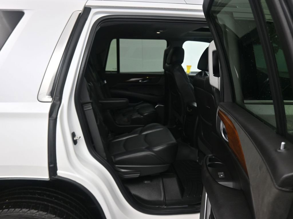 Used 2018 Cadillac Escalade Luxury image 46