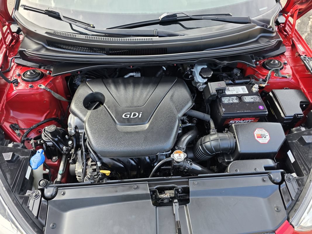 Used 2013 Hyundai Veloster w/ Style Pkg FWD image 31