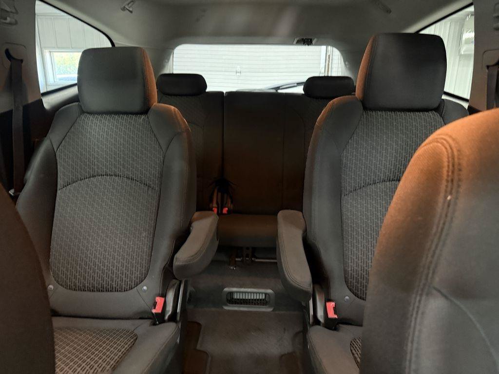 Used 2011 Chevrolet Traverse LT w/ Personal Connectivity Package FWD image 11