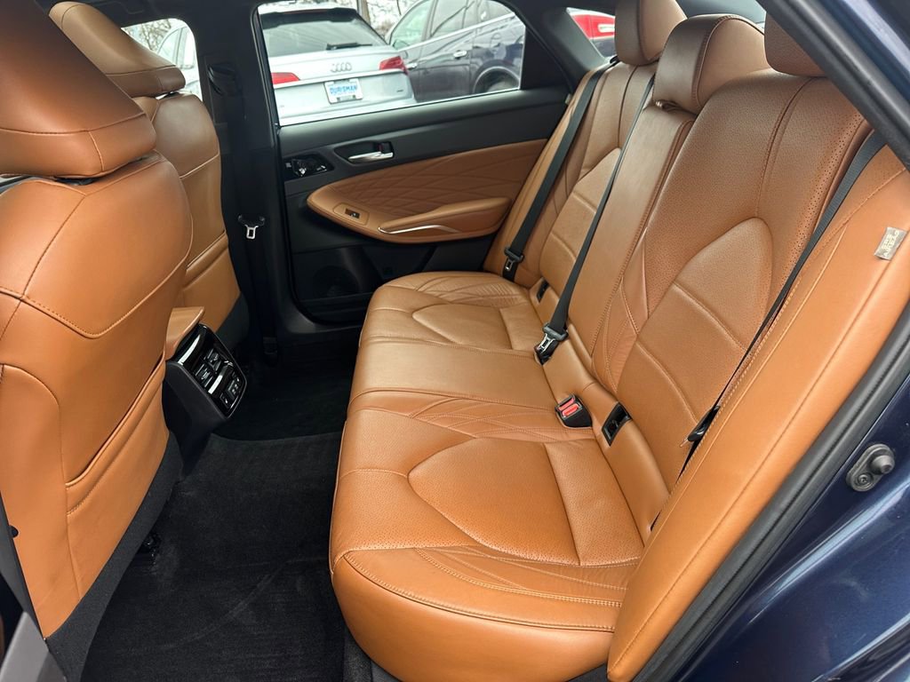 Used 2019 Toyota Avalon Limited image 21