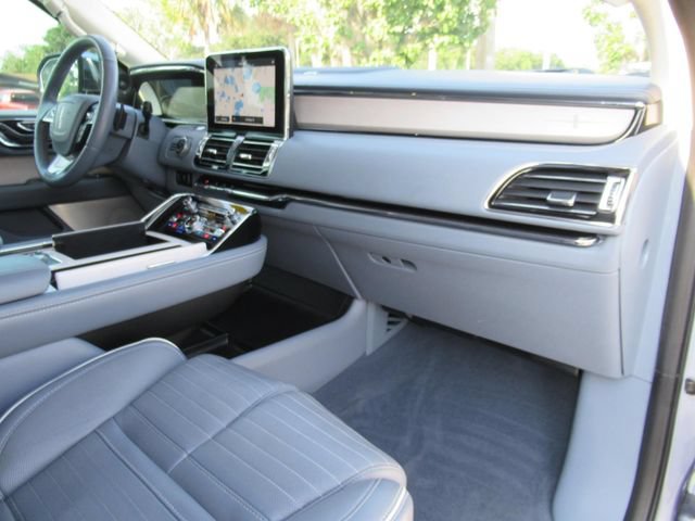 Used 2020 Lincoln Navigator Black Label AWD/4WD image 11