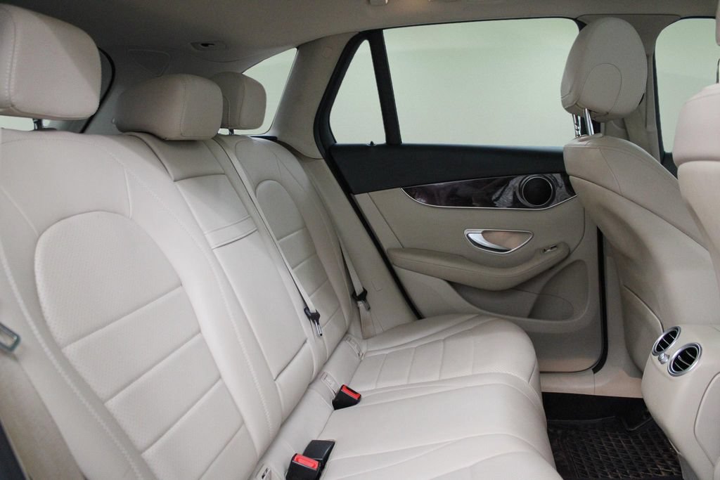 Used 2022 Mercedes-Benz GLC 300 image 27