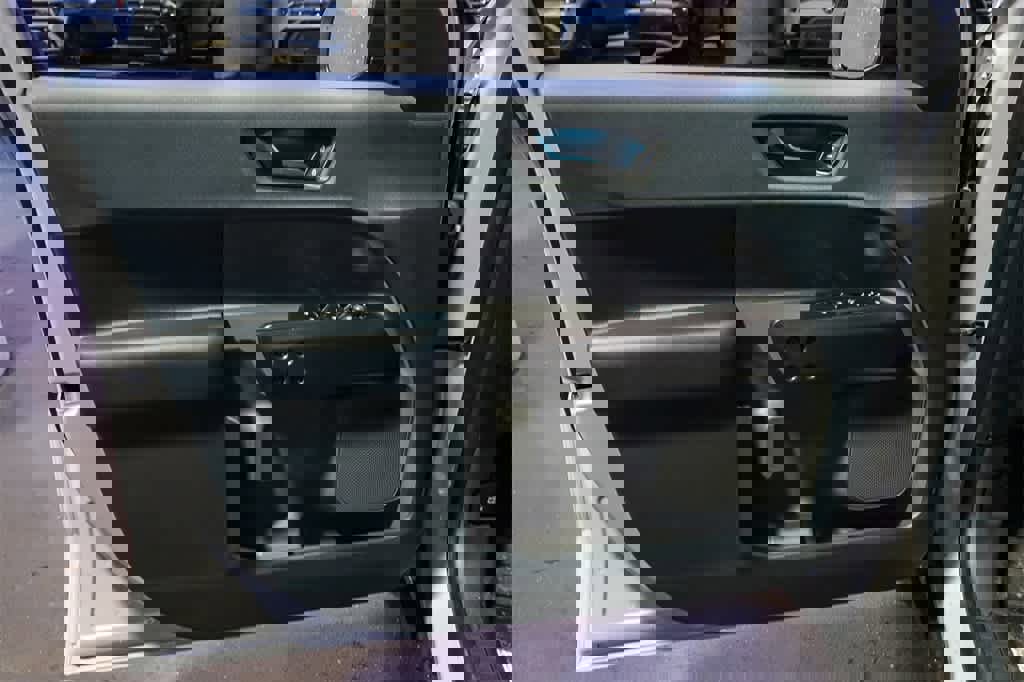 New 2025 Ford Maverick Lariat w/ Black Appearance Package image 21