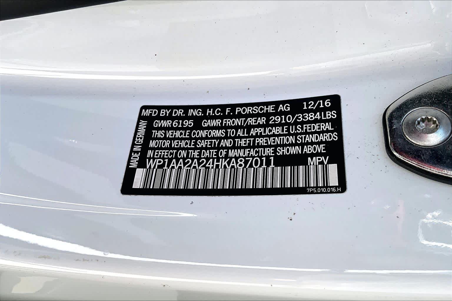 Used 2017 Porsche Cayenne Platinum Edition AWD/4WD image 32