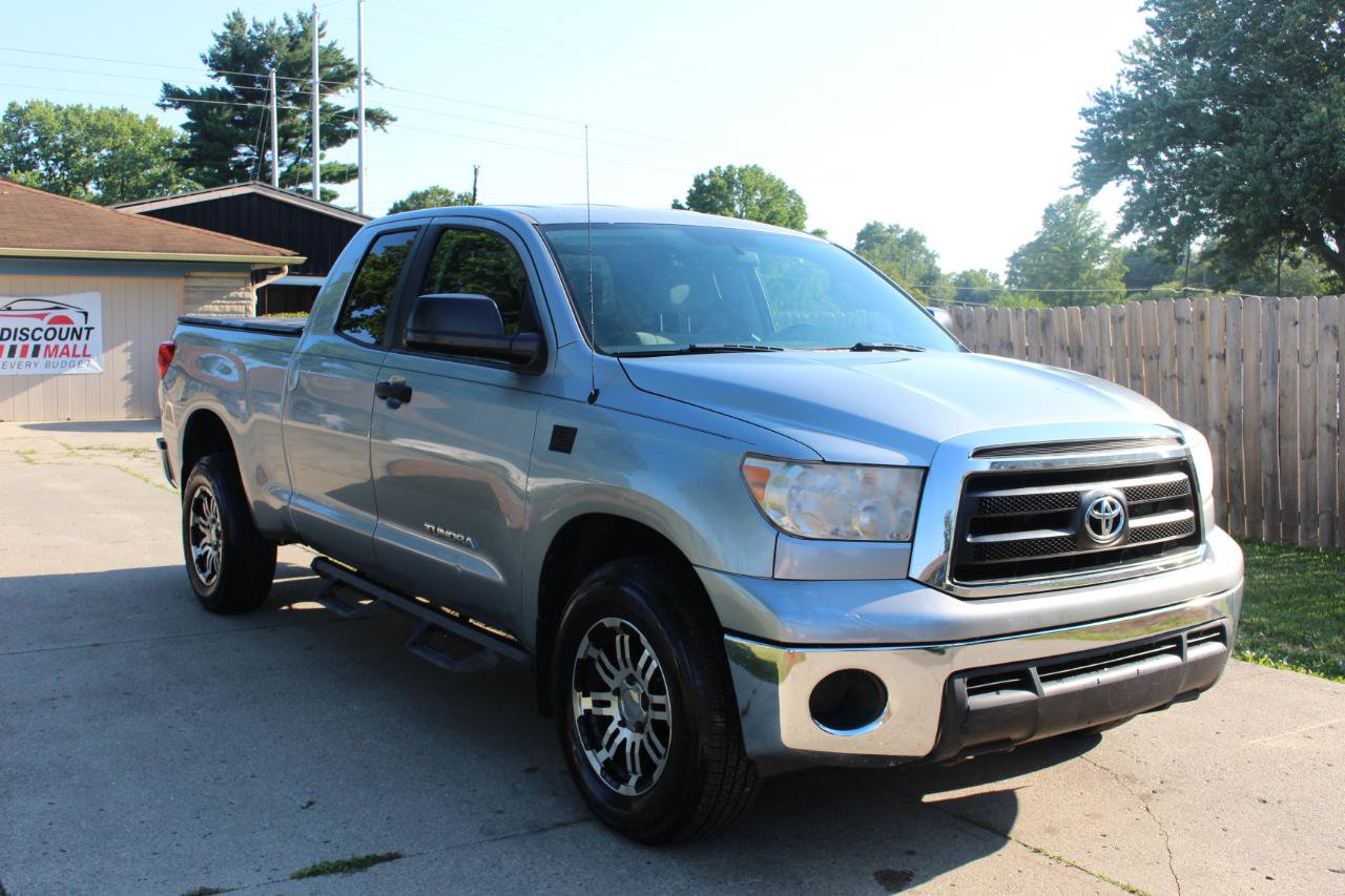 Used 2010 Toyota Tundra 4x4 Double Cab image 2