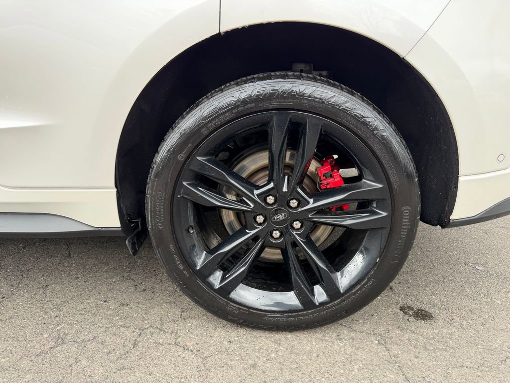 Used 2019 Ford Edge ST w/ Equipment Group 401A AWD/4WD image 11