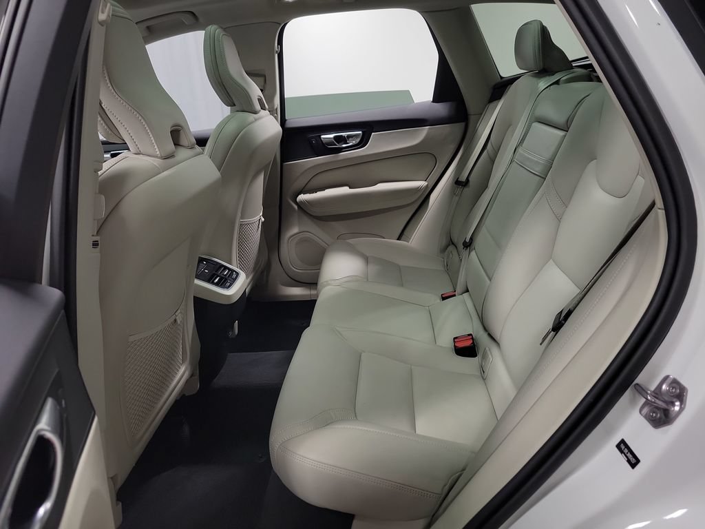 Used 2022 Volvo XC60 B5 Inscription w/ Advanced Package AWD/4WD image 26