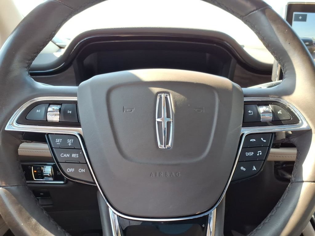 Used 2023 Lincoln Nautilus Reserve AWD/4WD image 21