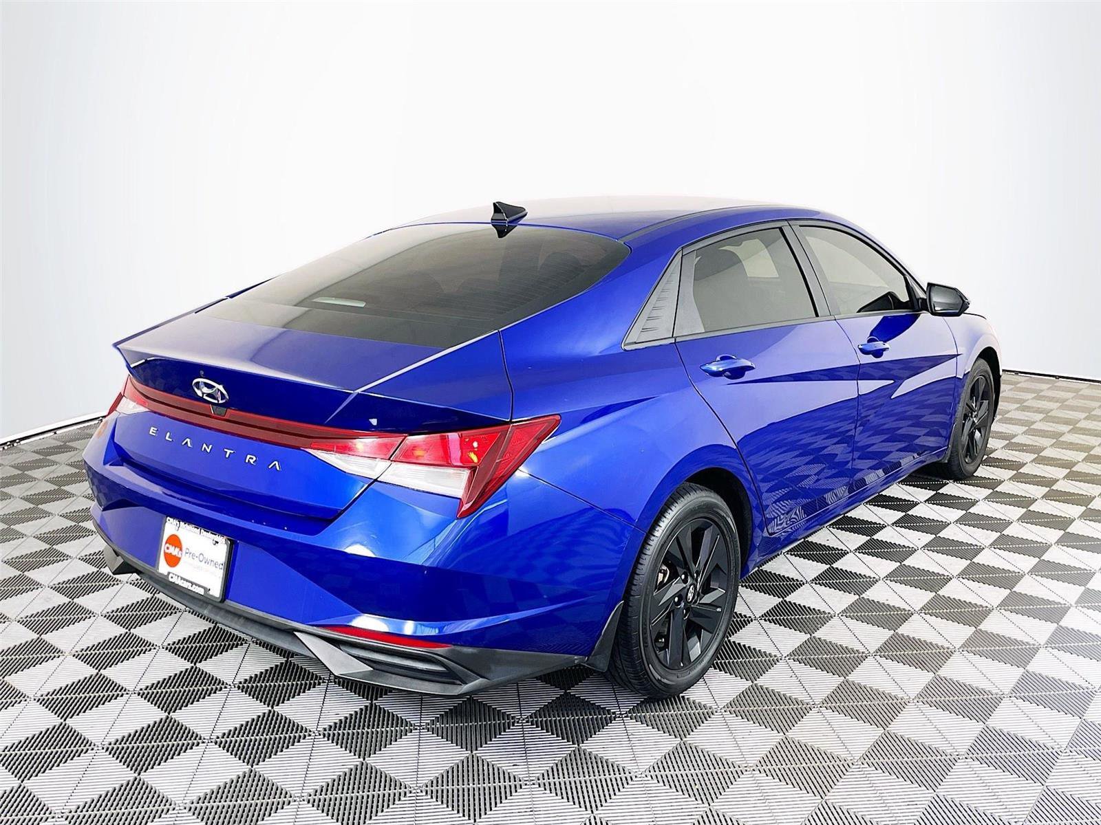 Certified 2023 Hyundai Elantra SEL w/ Cargo Package FWD image 10