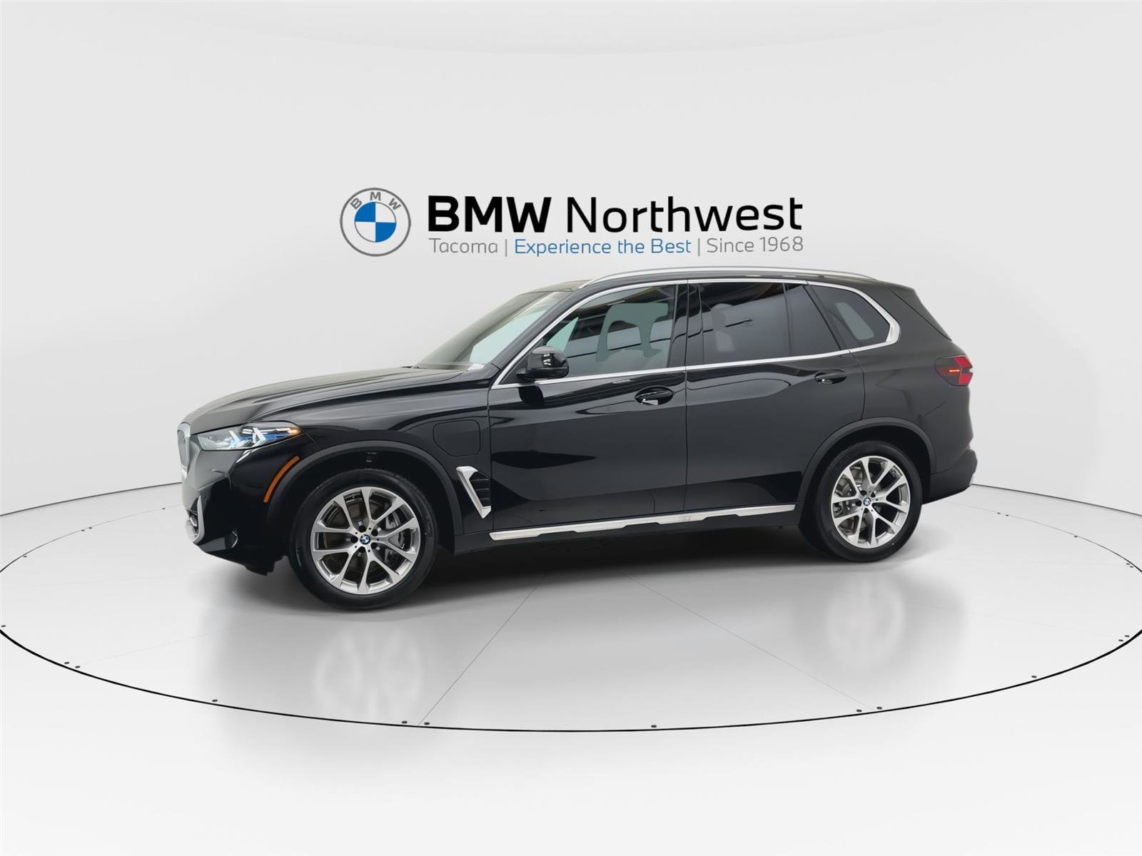 New 2026 BMW X5 xDrive50e w/ Climate Comfort Package image 10