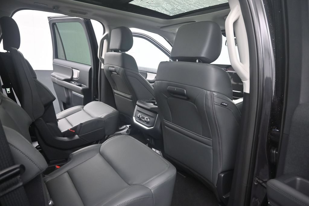 New 2026 Ford Expedition Active RWD image 10