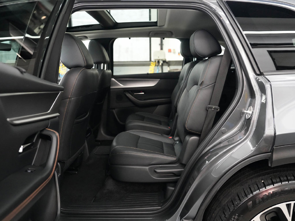Used 2024 MAZDA CX-90 Plug-In Hybrid w/ Premium Pkg AWD/4WD image 32