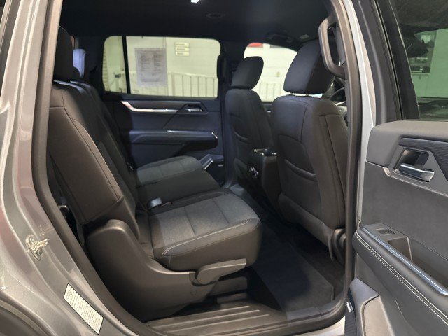 Used 2025 GMC Acadia Elevation FWD image 27