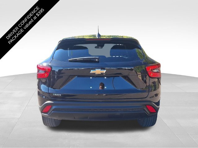 Used 2024 Chevrolet Trax LS w/ LS Convenience Package FWD image 5